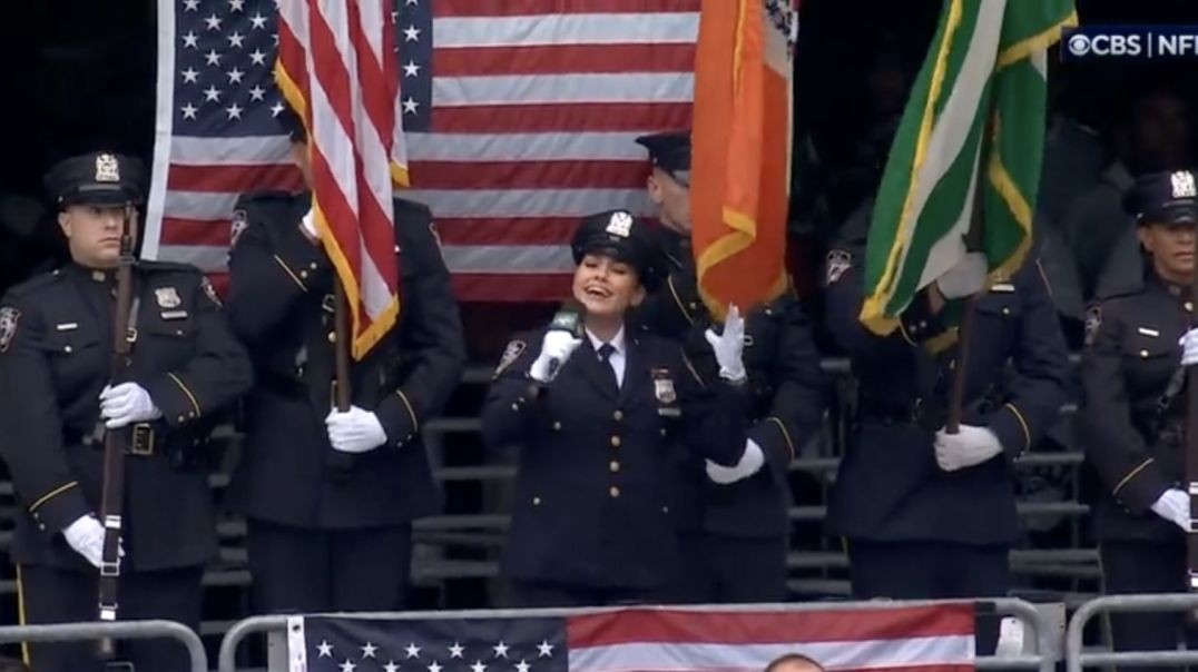 🇺🇸🇺🇸Fans Take Over the National Anthem at the Jets-Ravens Game. (see link below)